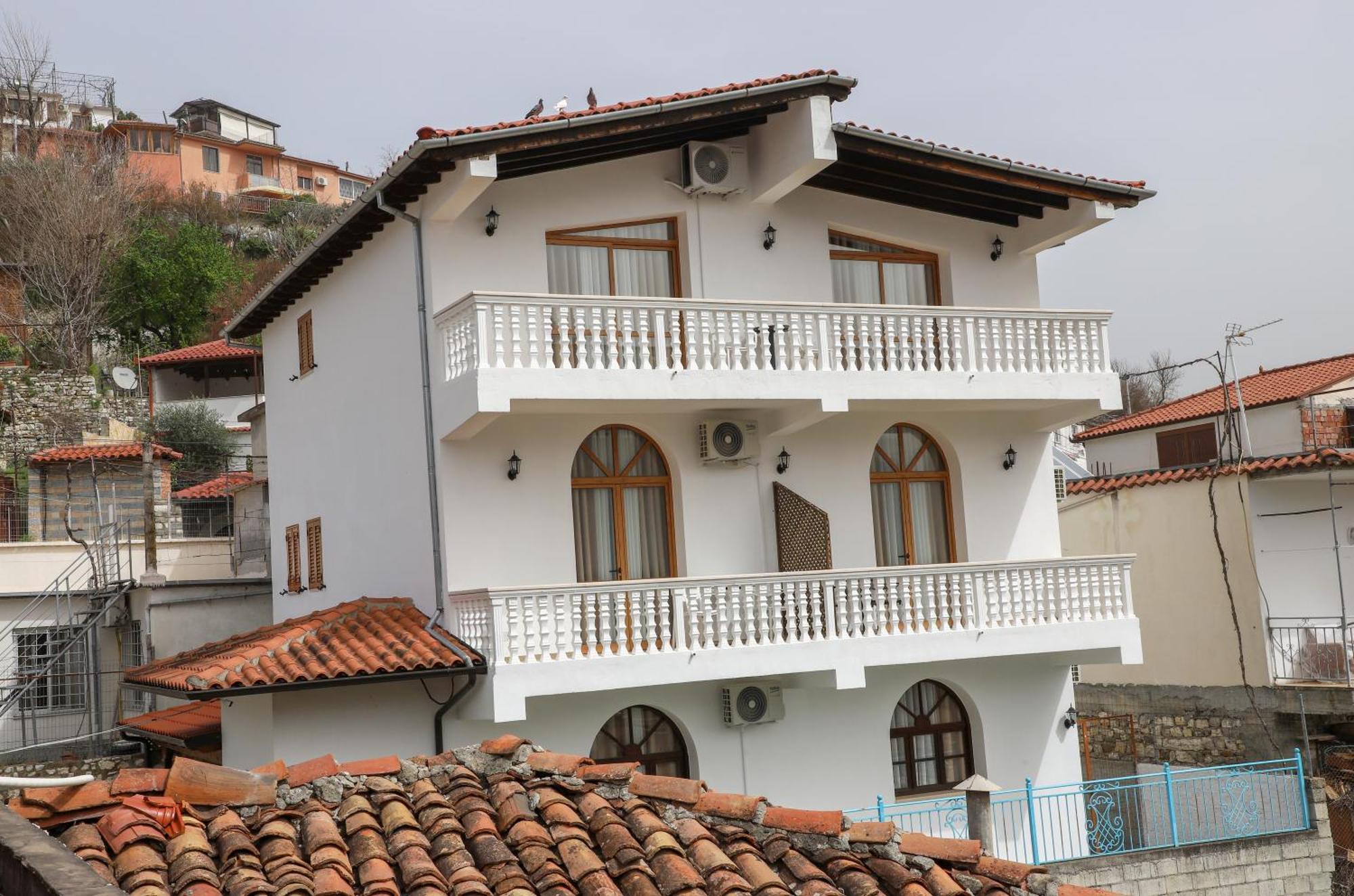 Vila Malasi Μπεράτ Εξωτερικό φωτογραφία